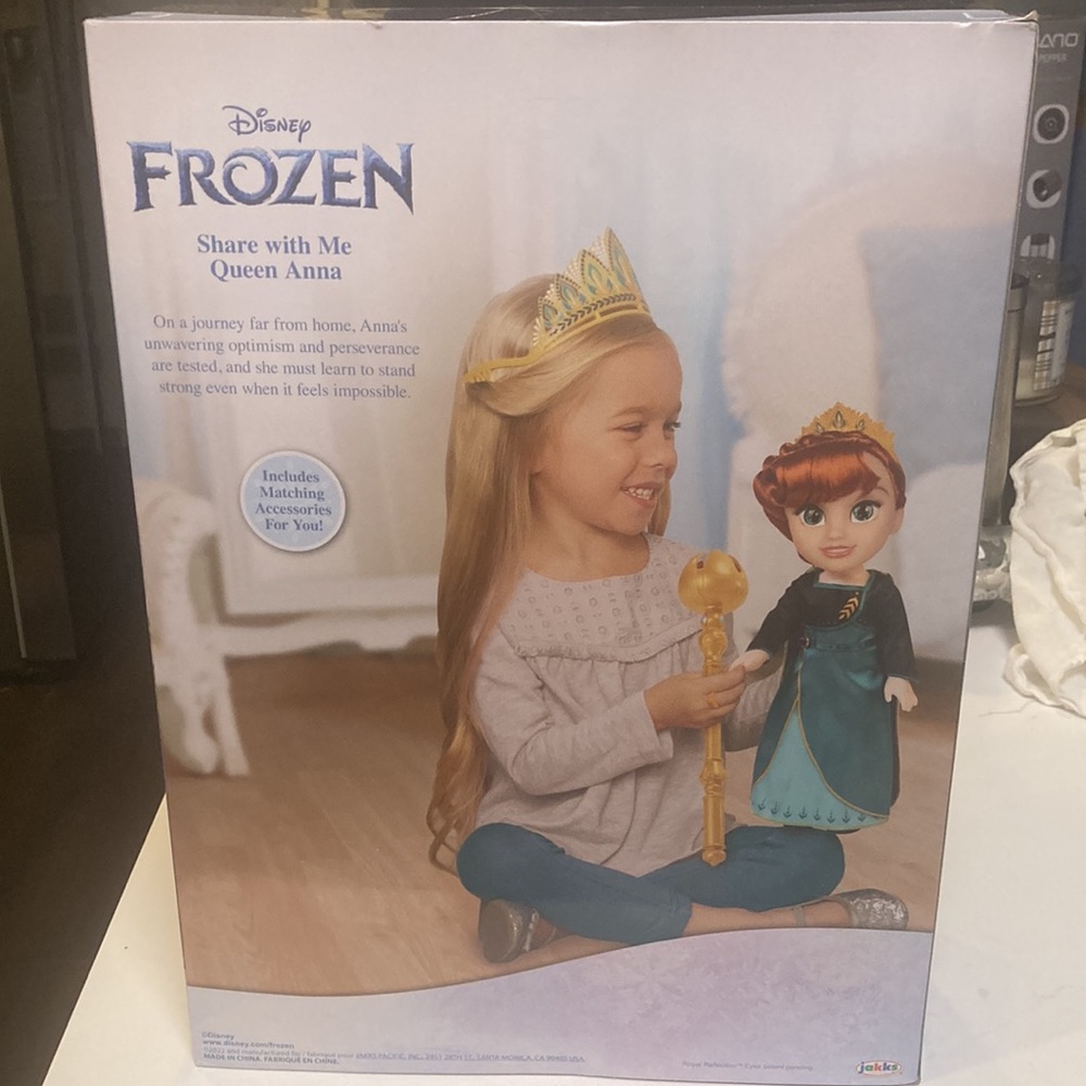 New in box Disney Frozen Share with Me Queen Anna - Picture 5 of 5